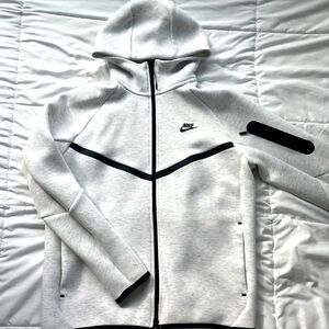 Nike Tech Fleece (White) - (Medium)